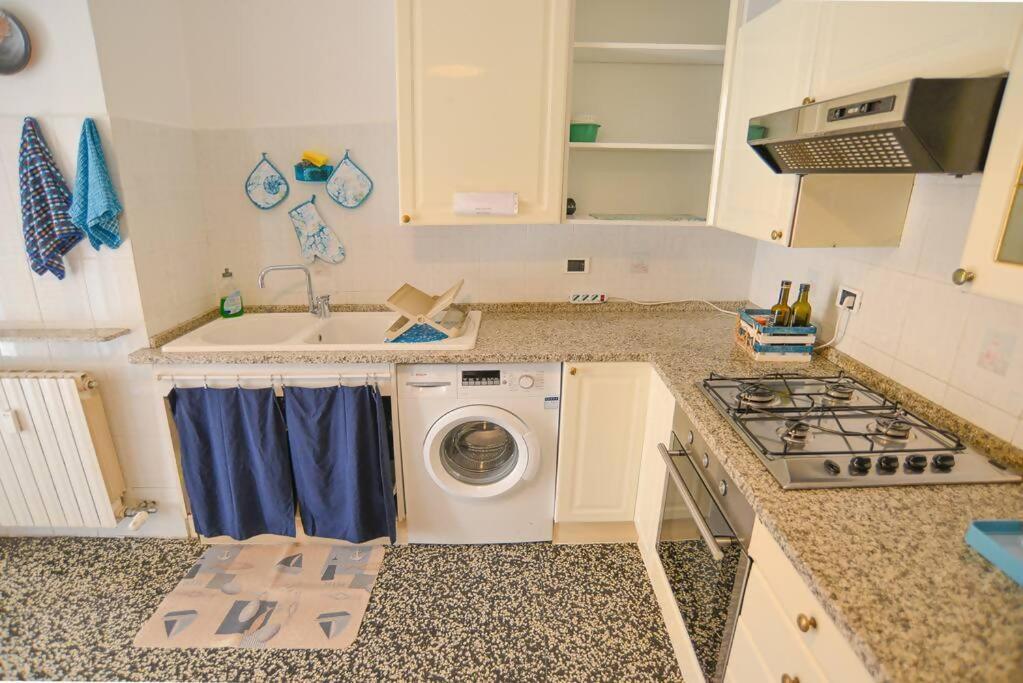 Appartement L'Arte Al Mare à Savone Extérieur photo